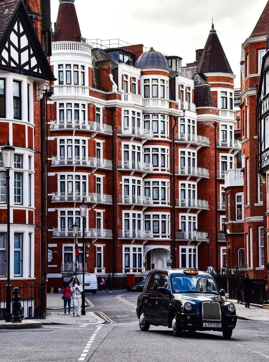 Flats & Apartments