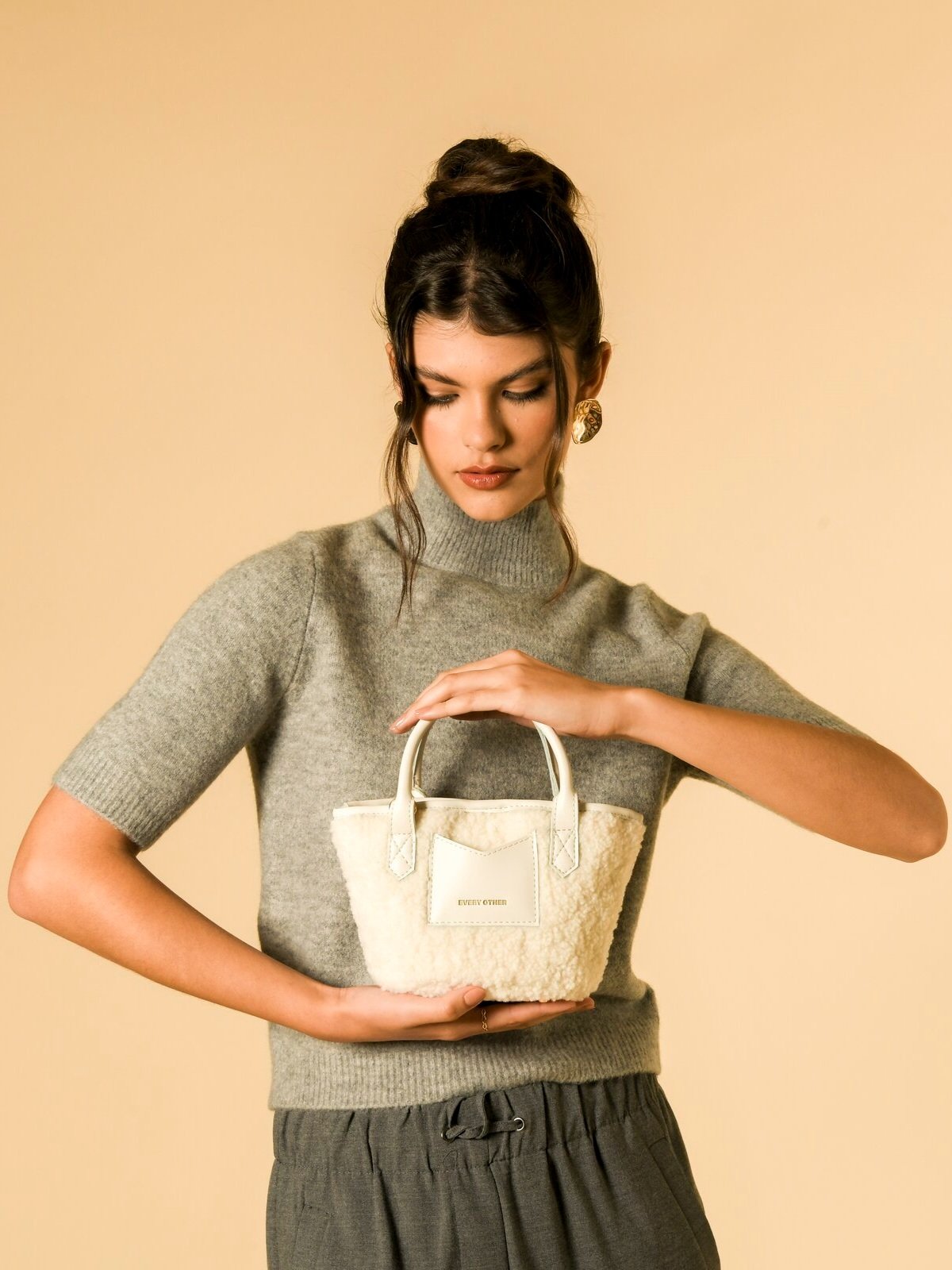 model-%2812037-white-front%29-1.jpg