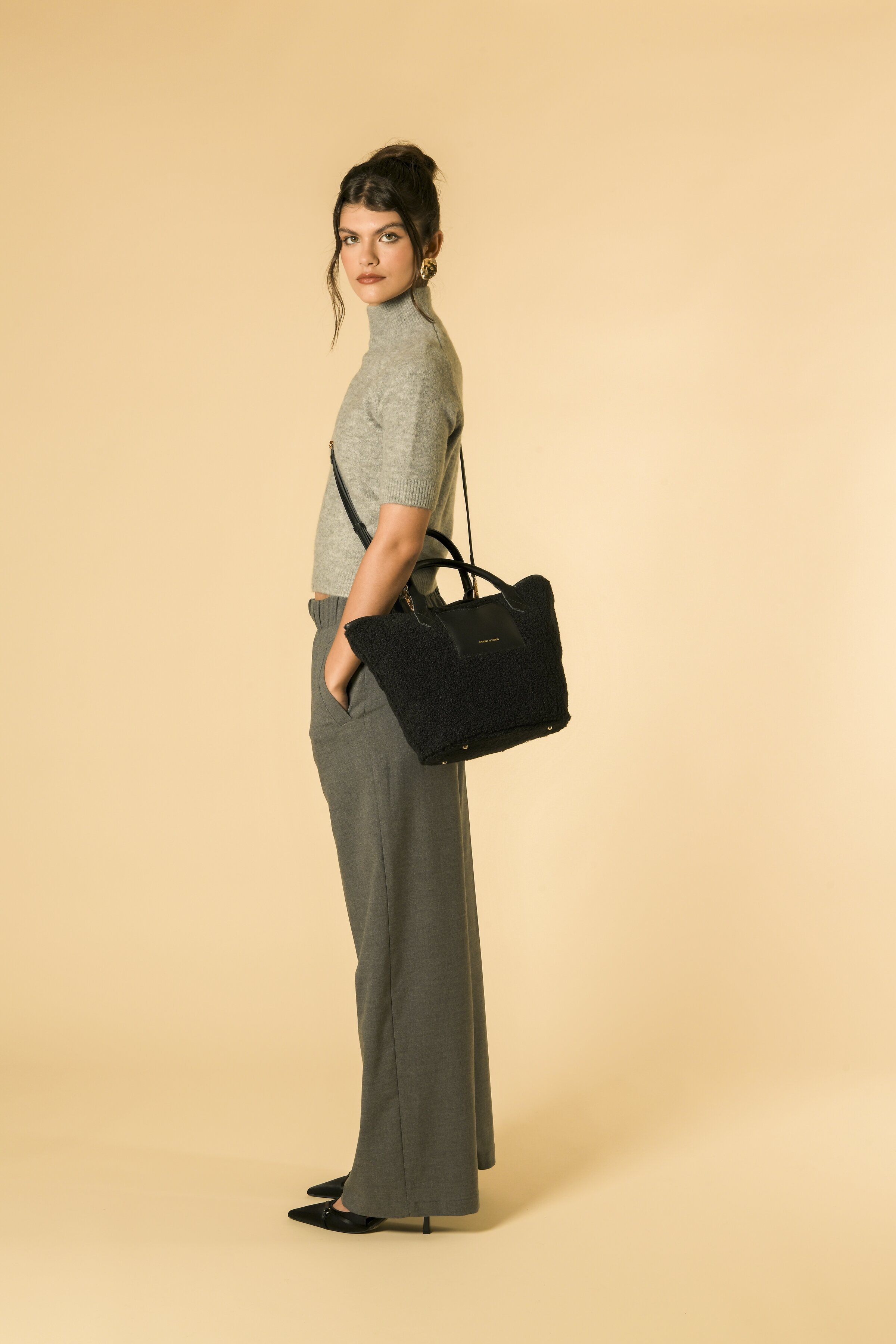 model-(12036-black-side)-1.jpg