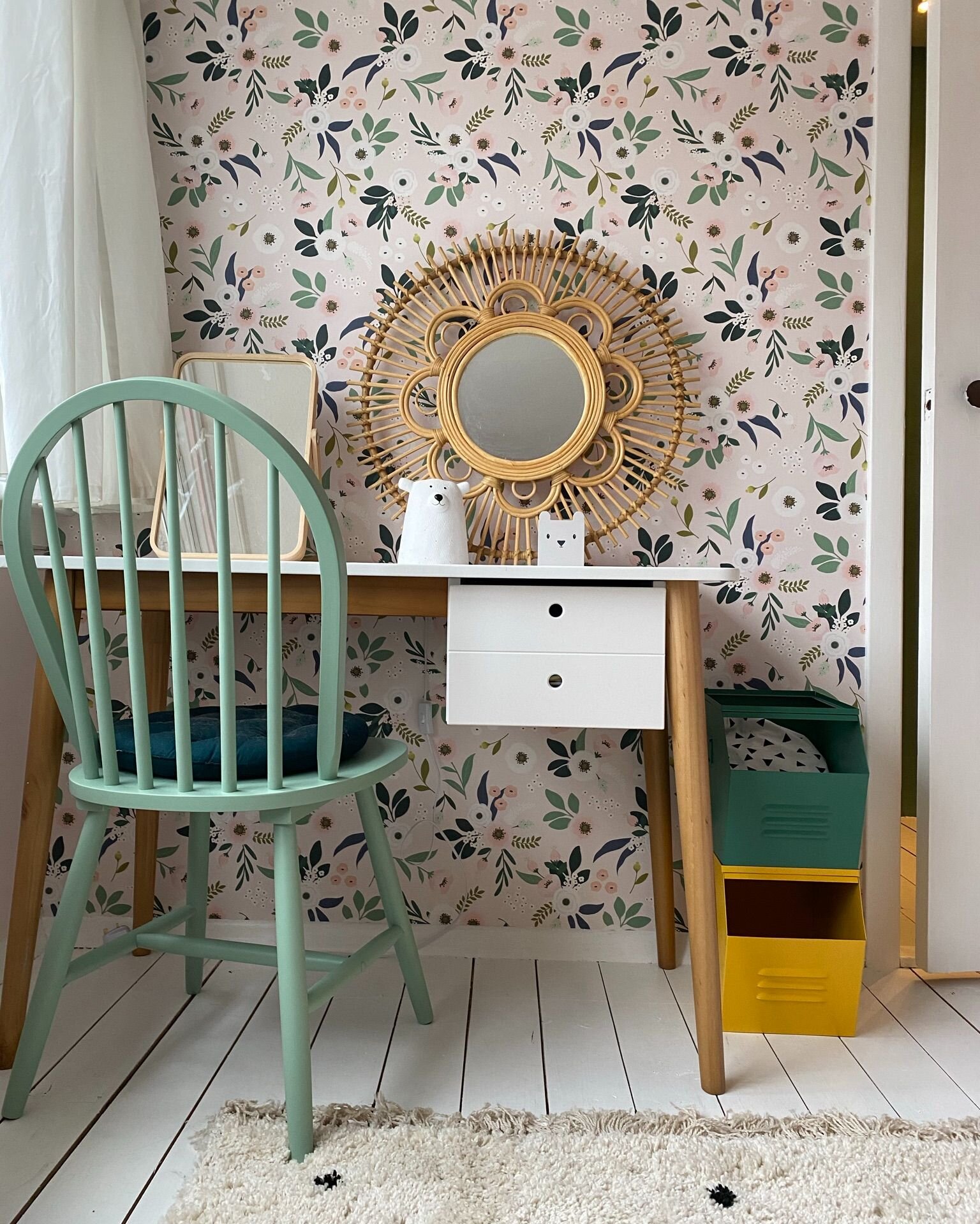 Another interior design project this time for my daughter's bedroom.

Wallpaper by @bobbyrabbitkids and desk/ chair/ mirror from @laredoute_uk 
Floorboards painted instead of carpet sure saves a lot of money if your budget is a little stretched.

#be