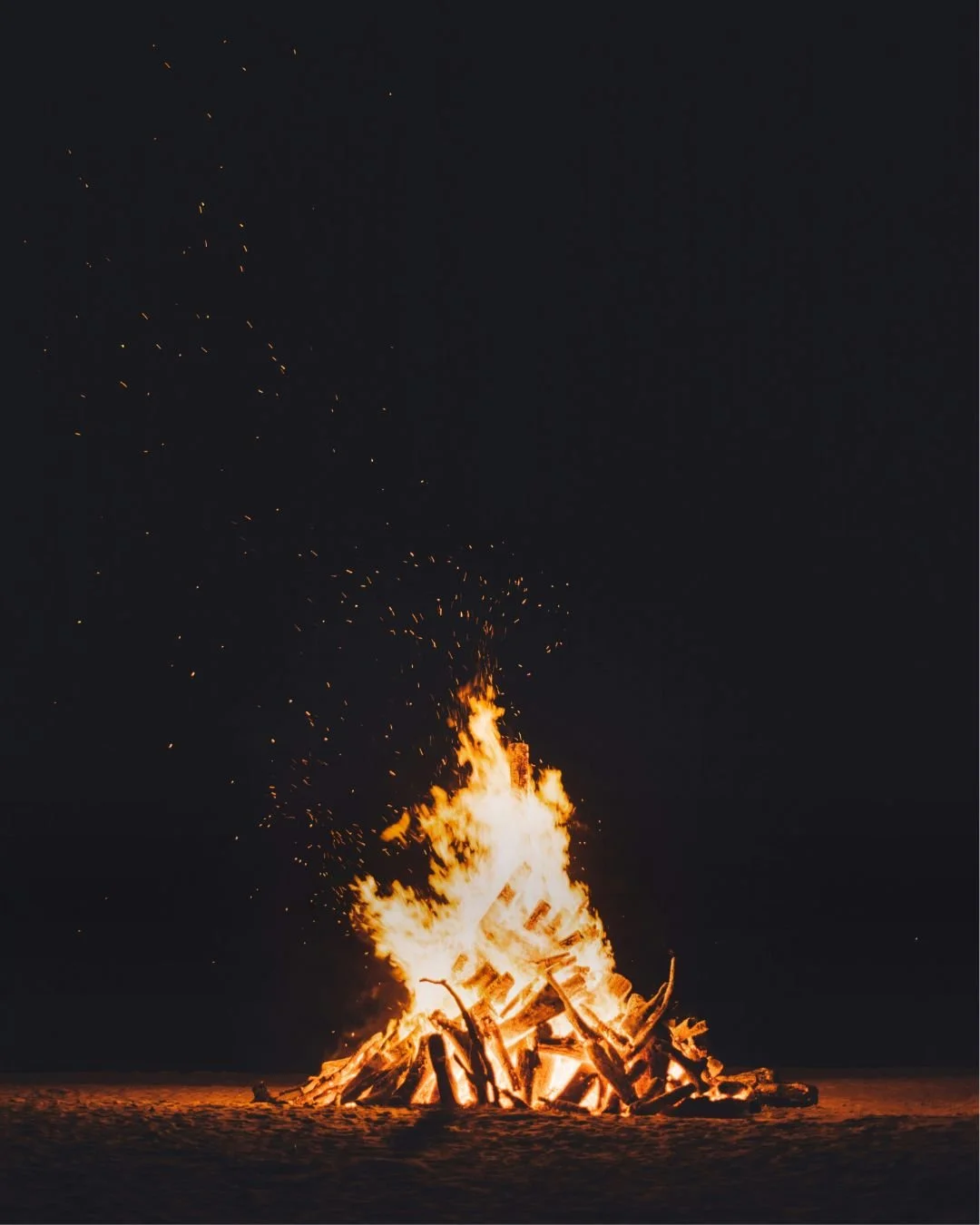 Dit weekend brandde er een mannenvuur in Groeinest. 🔥
Gegeven door Pieter Ruigewaard, trainer/therapeut bij de Relatie Academie.

En misschien is dat wel &eacute;&eacute;n van de moedigste dingen die er vandaag bestaan:
als mannen bereid zijn om hun