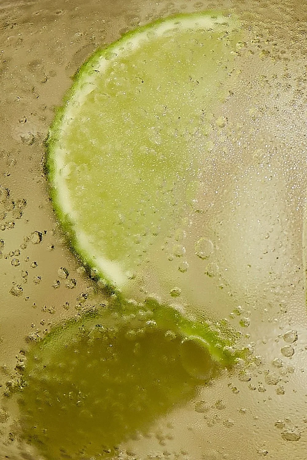 Claudia+Carmo+Studio+-+Food+and+Product+Photos+-+Drink+Photography+-+Sparkling+water+with+lime.jpg