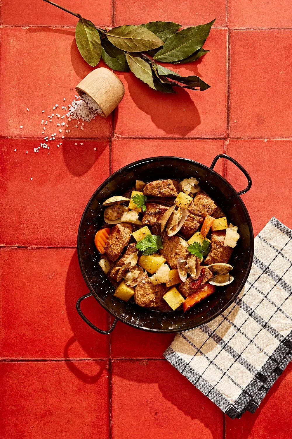 Lost in Fuseta Cookbook_5065_Carne de porco Alentejana.jpg