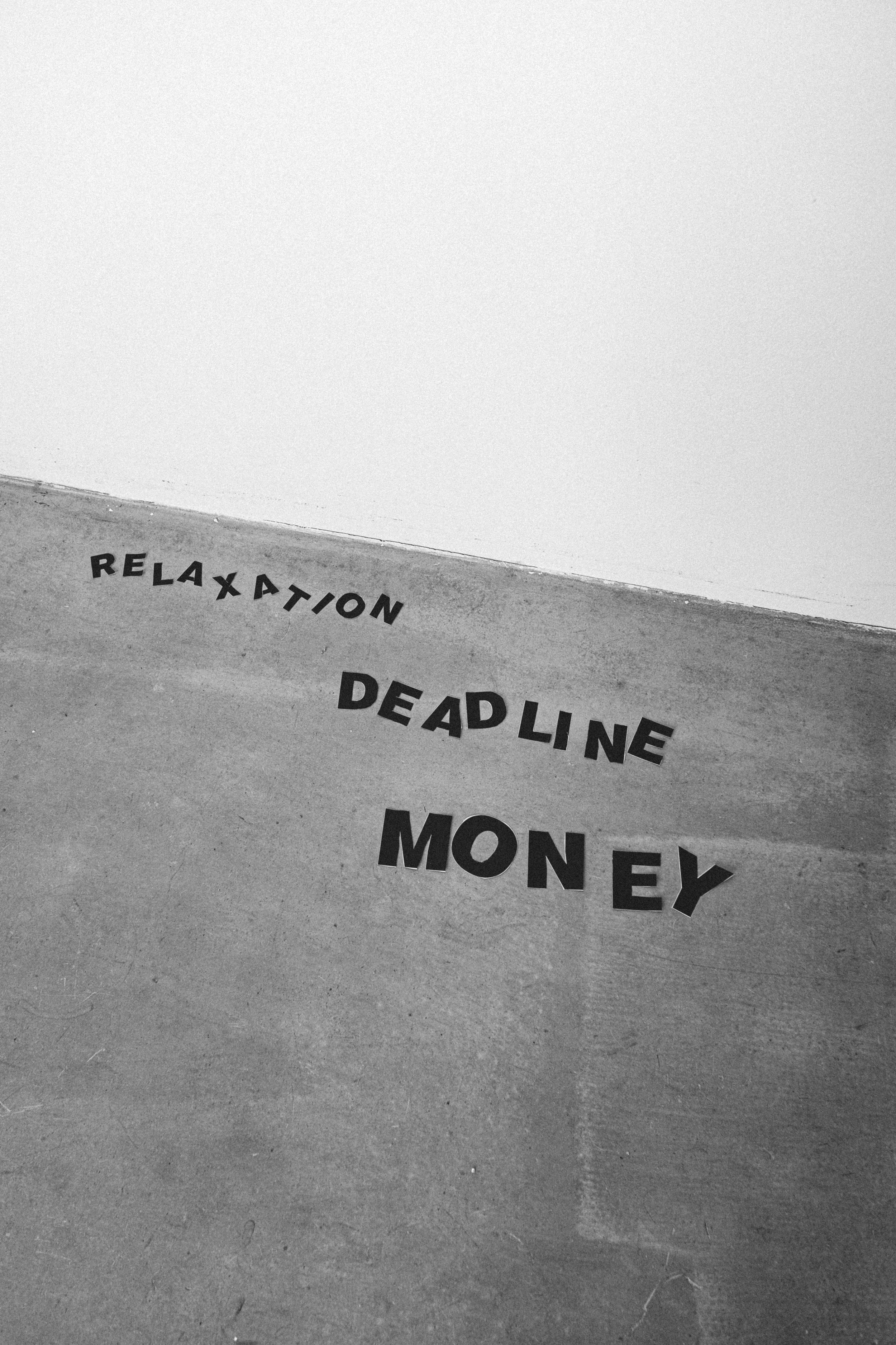 Navigating financial therapy across different income levels: emotional & financial support for low-income earners
