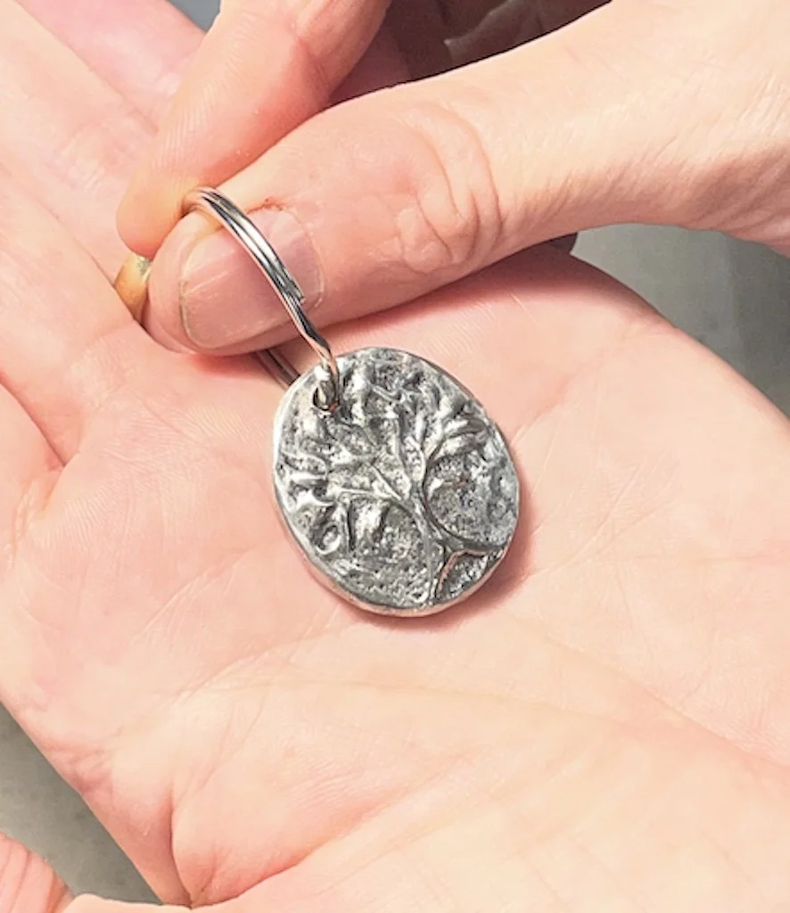 Melt &amp; Pour A Customized Pewter Keychain 