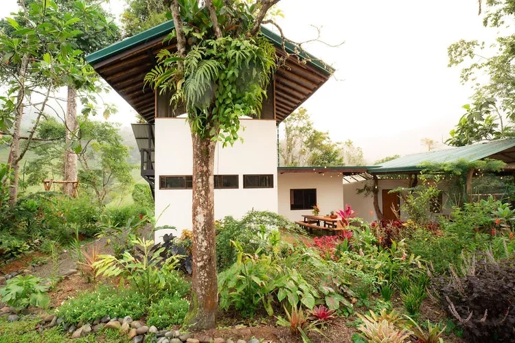 MetamorFinca_Houses_ByHannaSiwitza-27.webp