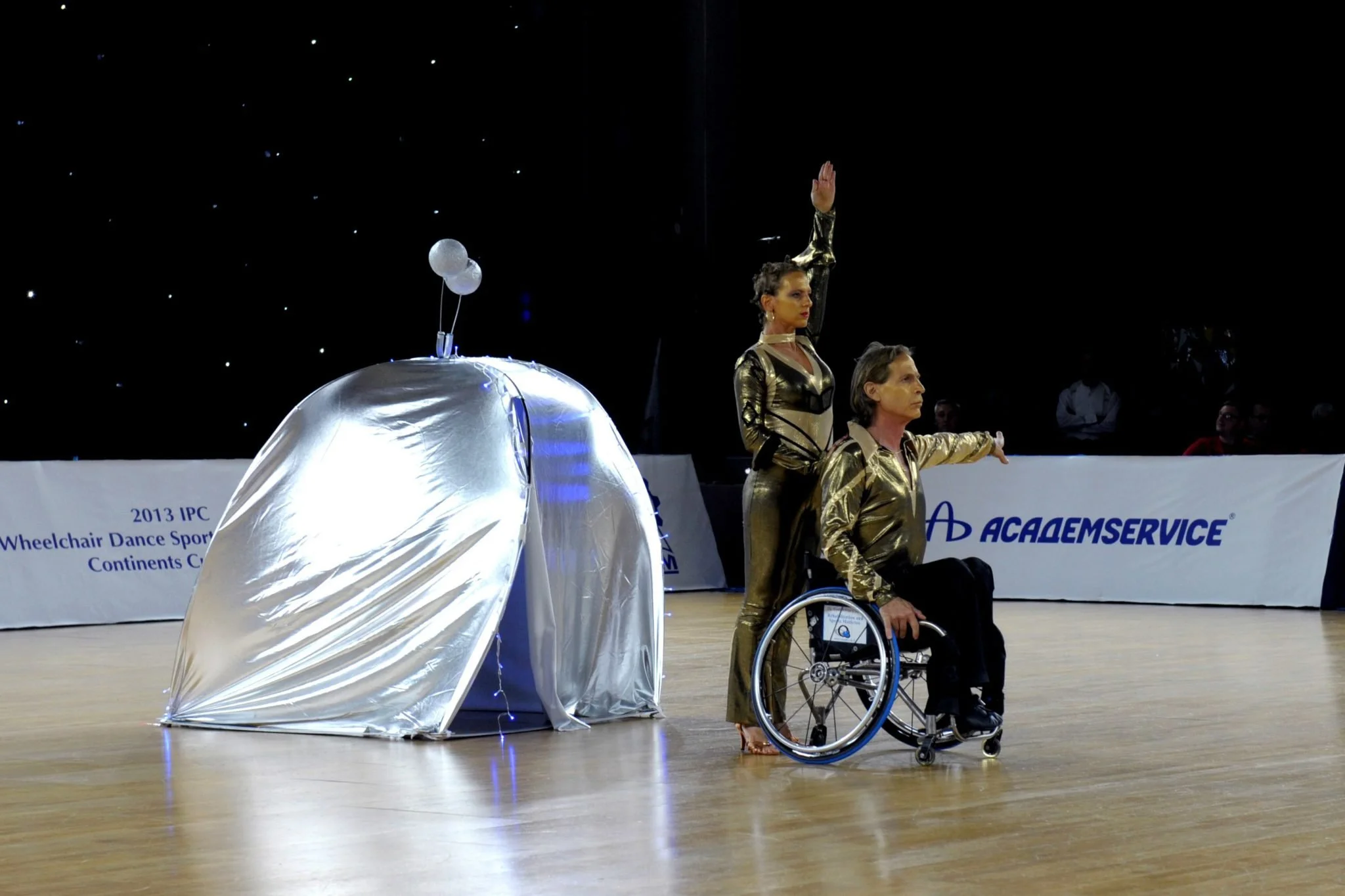 Wheelchair dancers take gold at Continents Cup 2013