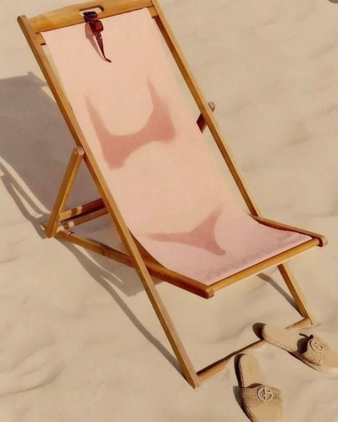 Vacation's over and school is back in...
But good brands never take time off, even if you do. 

So cheers to soaking up the last rays of Summer. 🤓 
Q4 prep season is sooner than you may realize. 

REM | Real Estate Marketing Agency
✨ Captivating Con