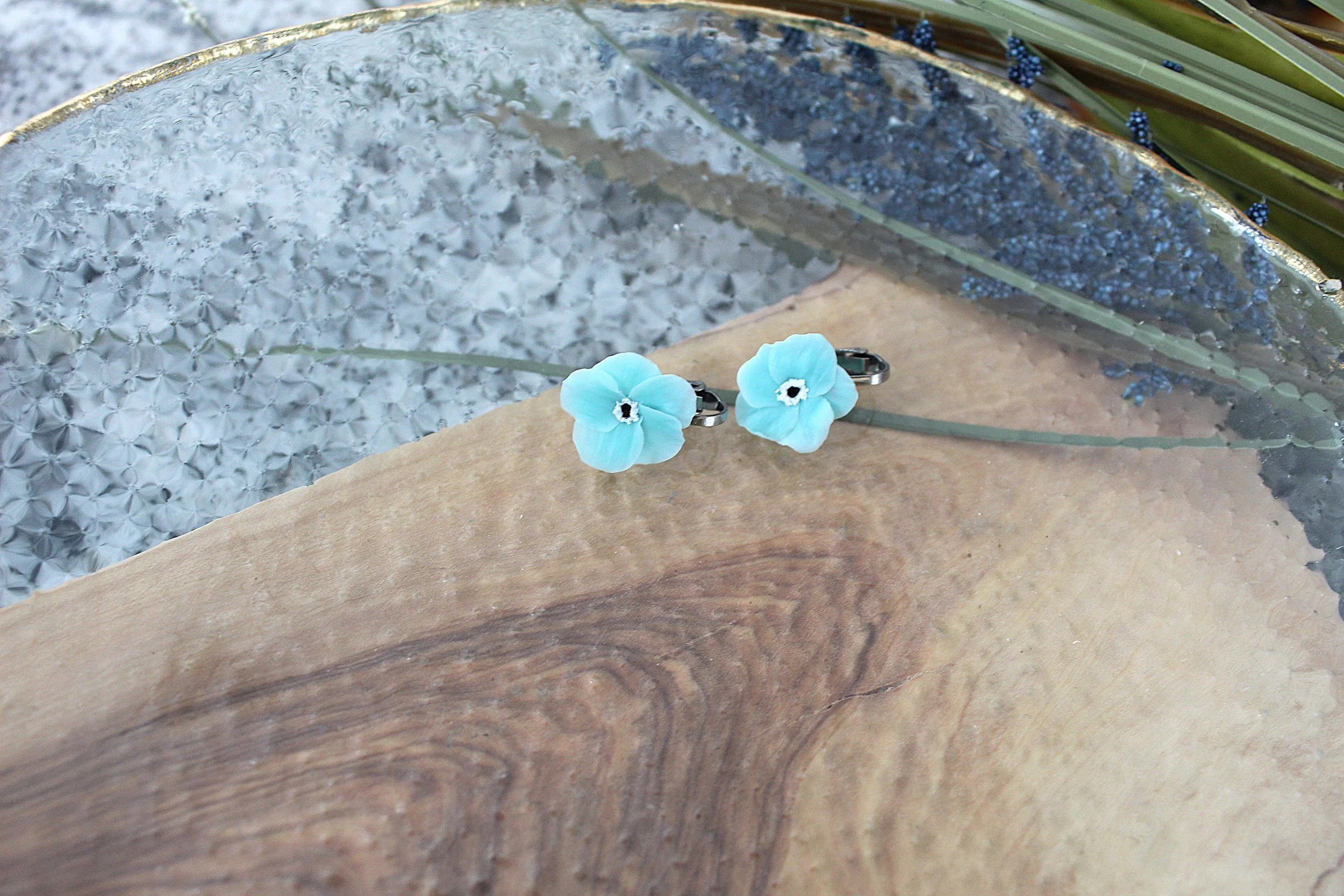 Blue Floral Clip-ons *PRE-ORDER*