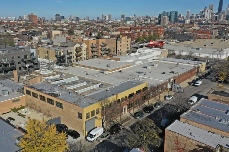 1640 W Hubbard