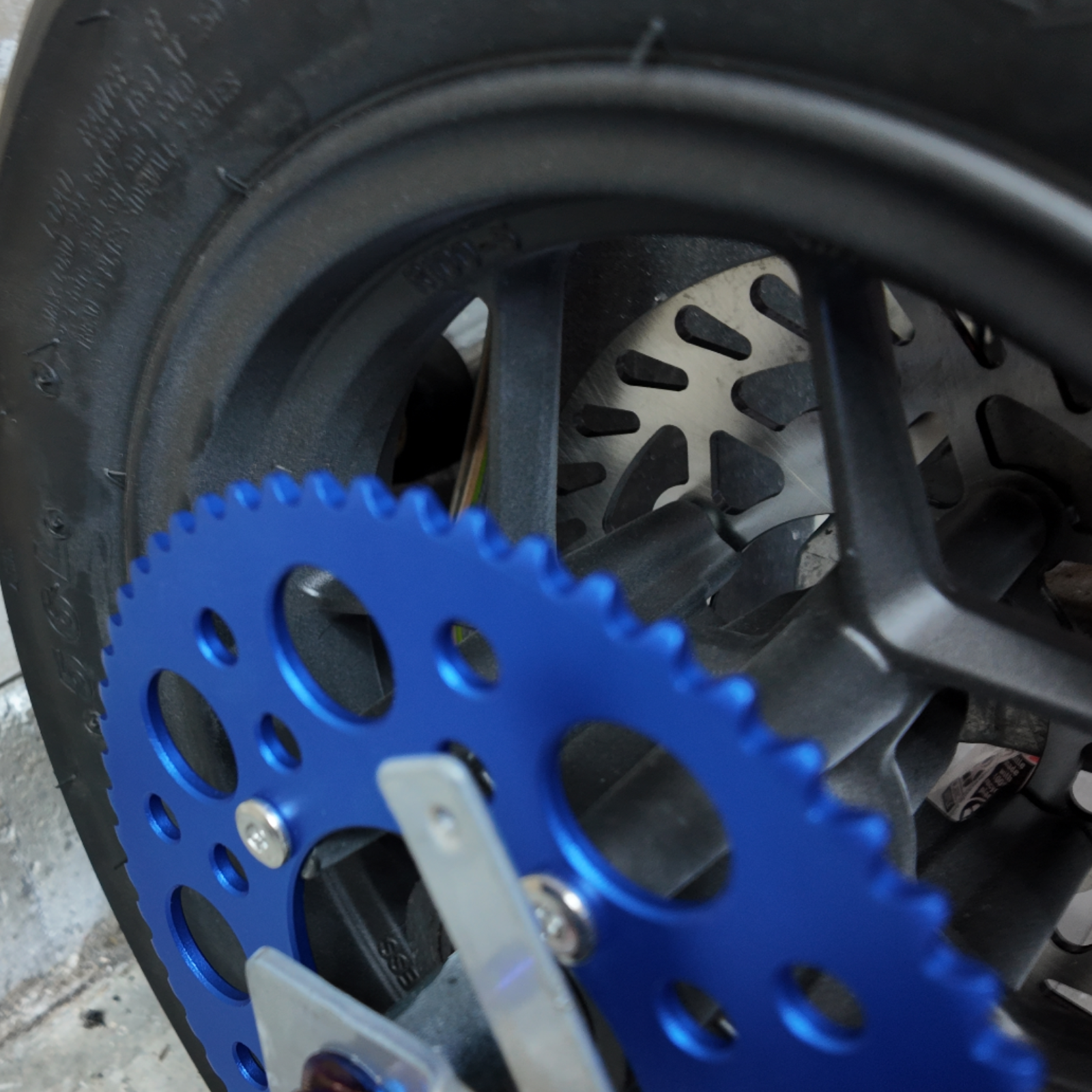 Blue spocket installed 2.png