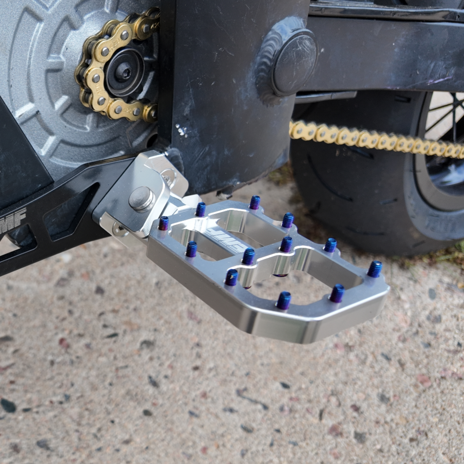 Tuttio Soleil 01 CNC Foot pegs!  Chrome or black Tuttio footpegs bolt on 100% tested!  Best Cheapest tuttio pegs.  Tuttio chrome pegs. EMF pegs Electric moto family pegs tuttio parts. Alltuttio parts