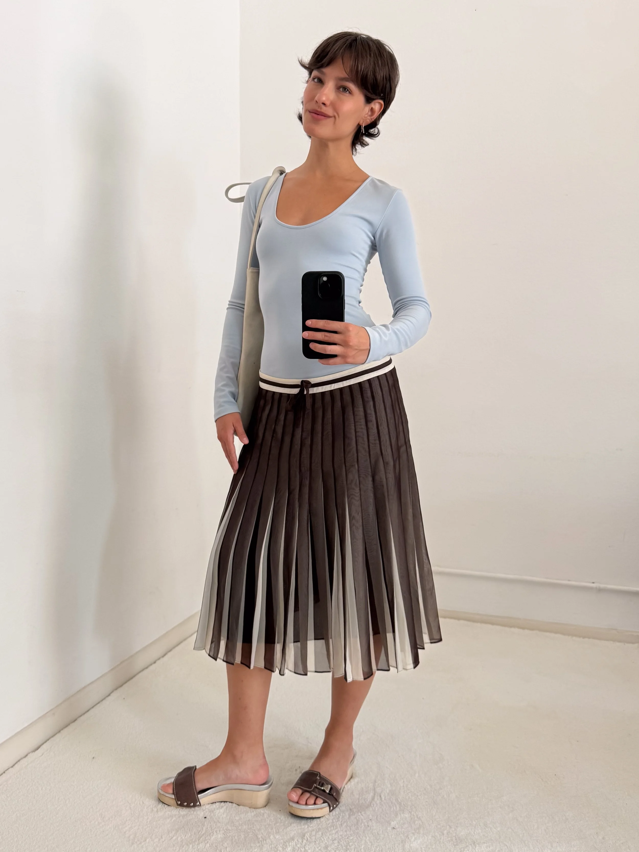 brown and white skirt 