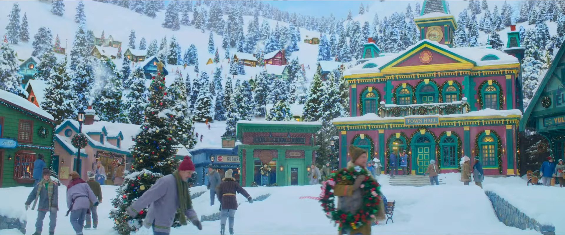 05_Town Square_Screen cap wide 3.jpg