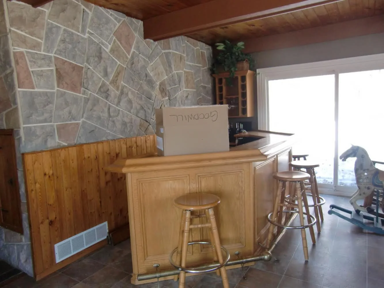 Before picture of outdated bar area in Komoka, Ontario, before renovation by Burcon Construction.