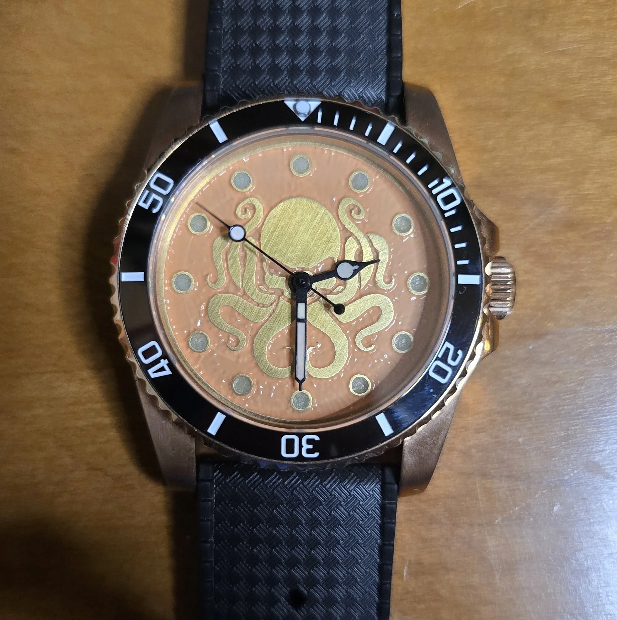 Fun kraken build tonight. Rose gold case, salmon dial and a tropic band. 

 #watchesofinstagram #Watches #customwatch #watchmods #seikomods #rose #rosegold #kraken