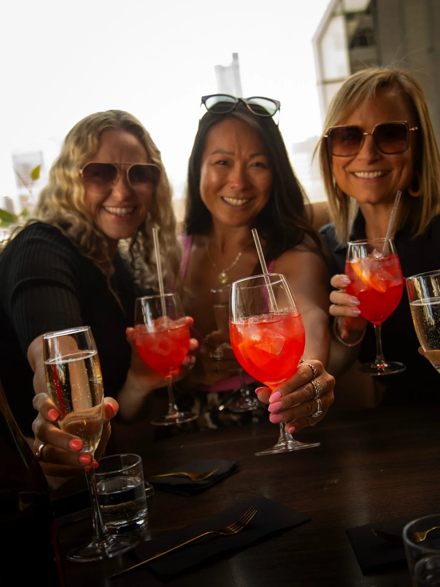 Saturdays are for bottomless brunch at Fable Melbourne rooftop restaurant, cocktail and wine bar. ☀️
Not a cloud in the sky, just beautiful weather, beautiful people, and those perfect rooftop vibes.
$79 per person — unlimited spritzers, fresh