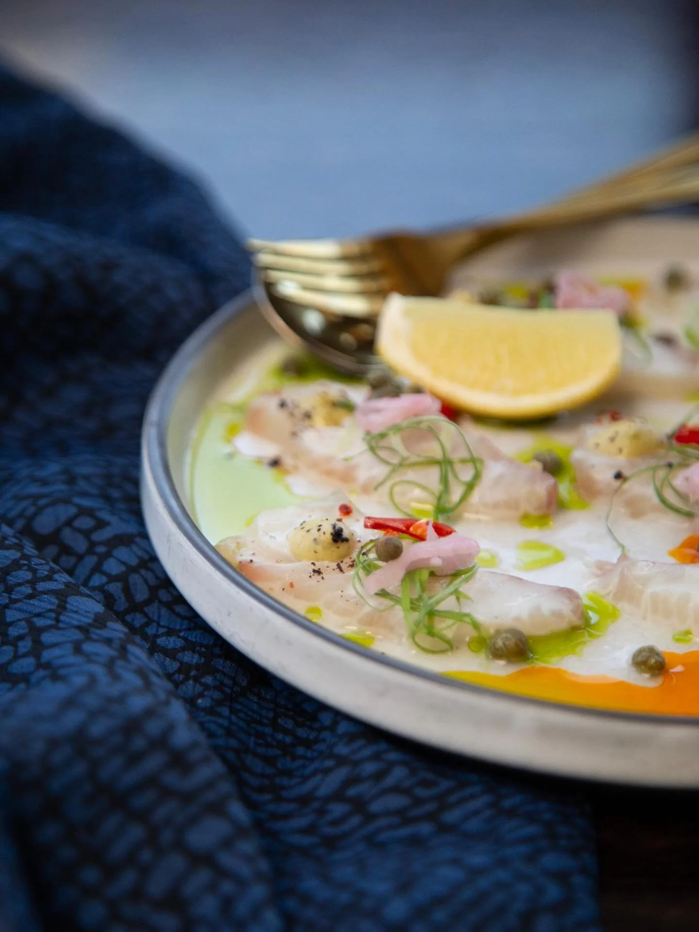 Sun on your face, city at your feet, and our cured kingfish on the table ✨
Light, fresh, and full of flavour, the perfect little side dish for a sunny afternoon on the rooftop at Fable Melbourne Rooftop Cocktail Bar and Restaurant.

Best enjoyed with
