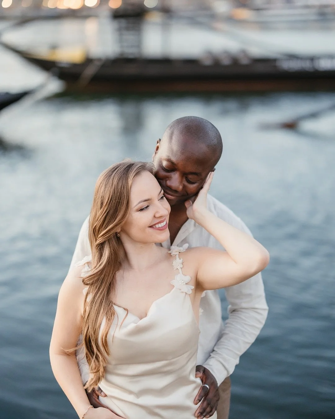 From Edinburgh to Portugal ✨
They have no roots here, yet they chose this country to celebrate their love. Fascinated by our culture, enchanted by our dialect, and moved by the rhythm of kizomba, they found in Portugal the perfect setting to begin th