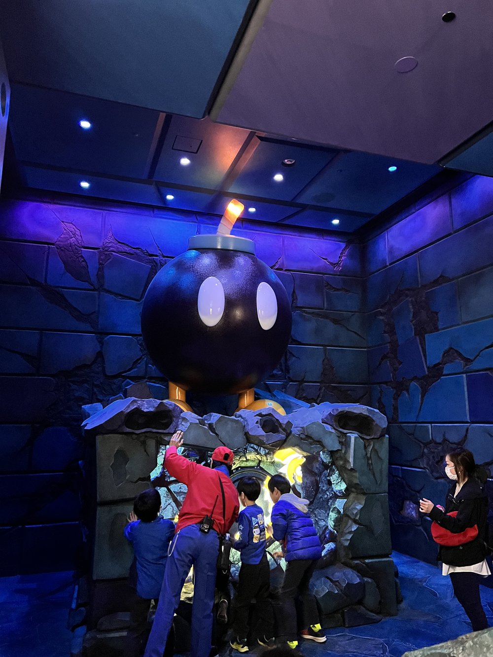  Bob-omb in a dark blue room 