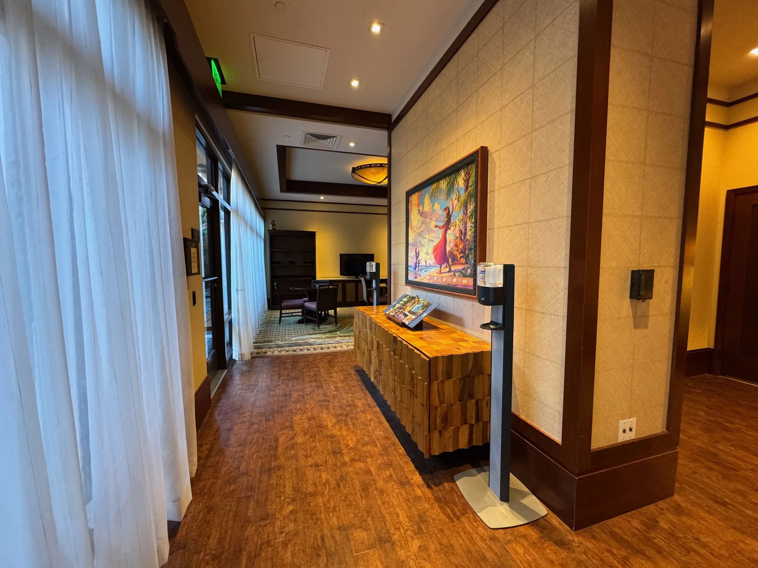  Luana Lounge entrance 