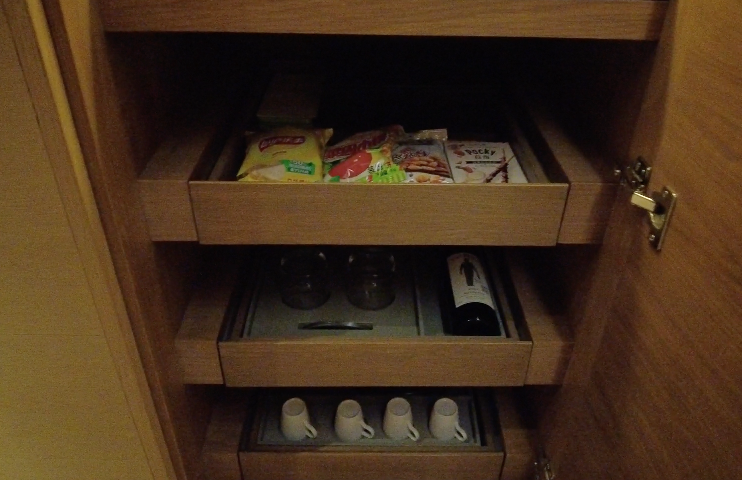  Drawers of snacks and drinks in the closet 
