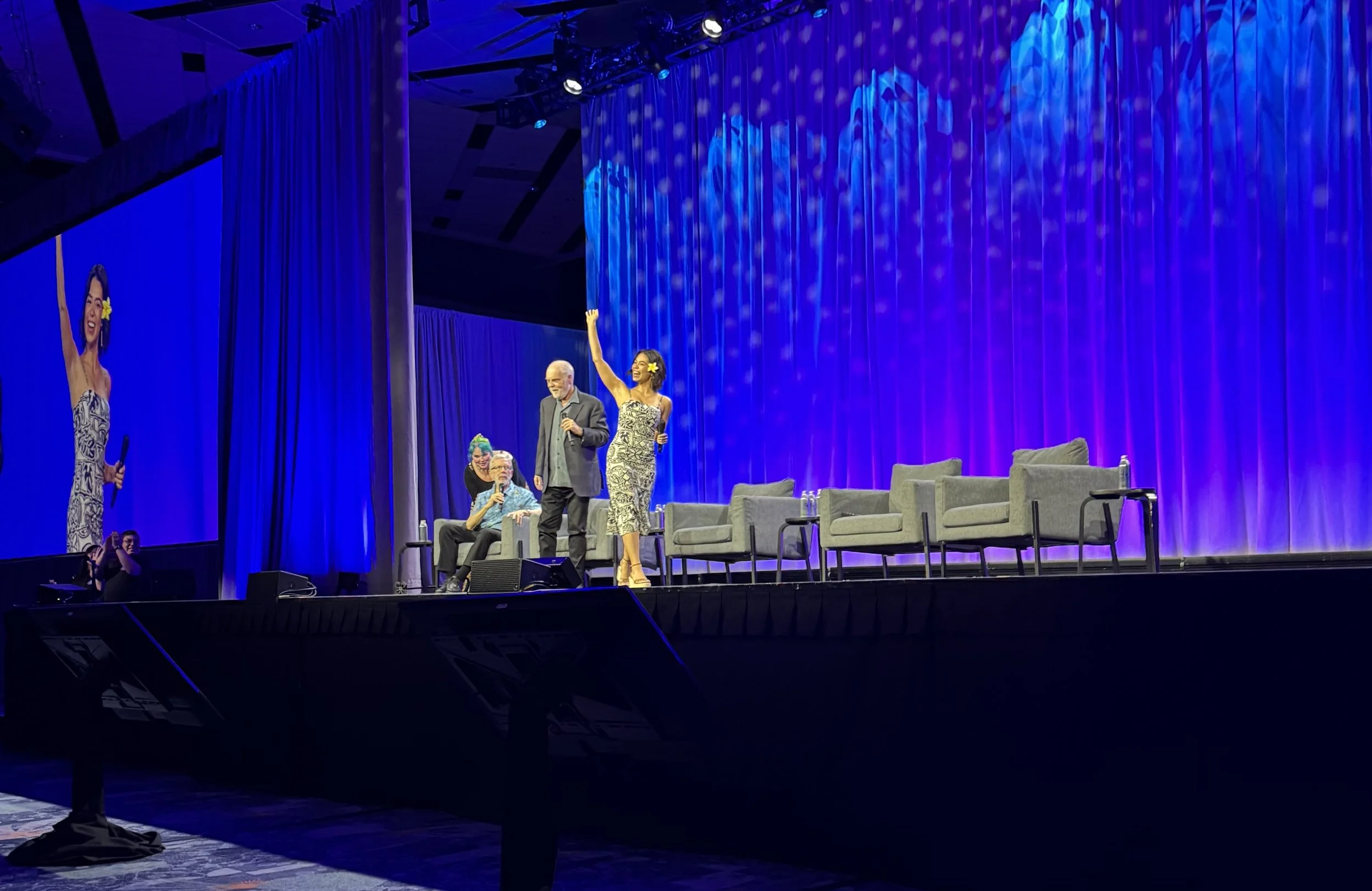  Auli’i Cravalho with Ron Clements 