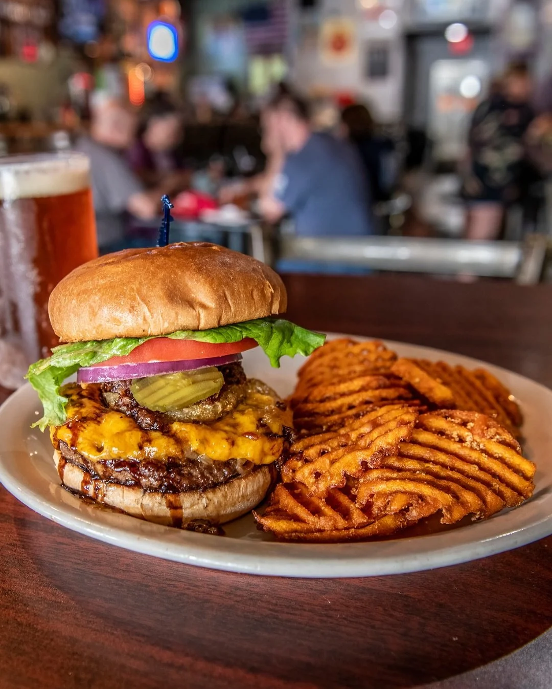 It’s Friday in Thomson, which means one thing: game day is almost here. 🏈
Hogie Joe’s Sports Grill is the perfect spot to kick back with friends, enjoy great food, and catch all the college football action.
Open late on Fridays and Sat