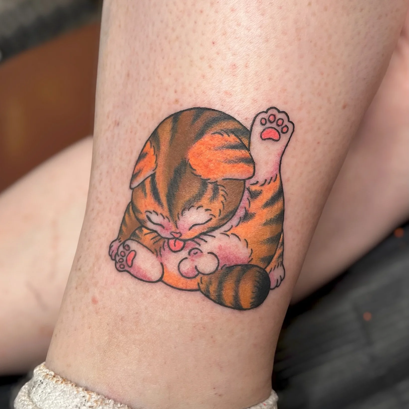 👅🐱💦 amirite?

📍 @torchandcrowntattoo 
🔗 booking form link in bio 
📓 available flash in highlight 

#spicygirlart #yeahTHATgreenville #stenciljam #madrabbitambassador #catballs