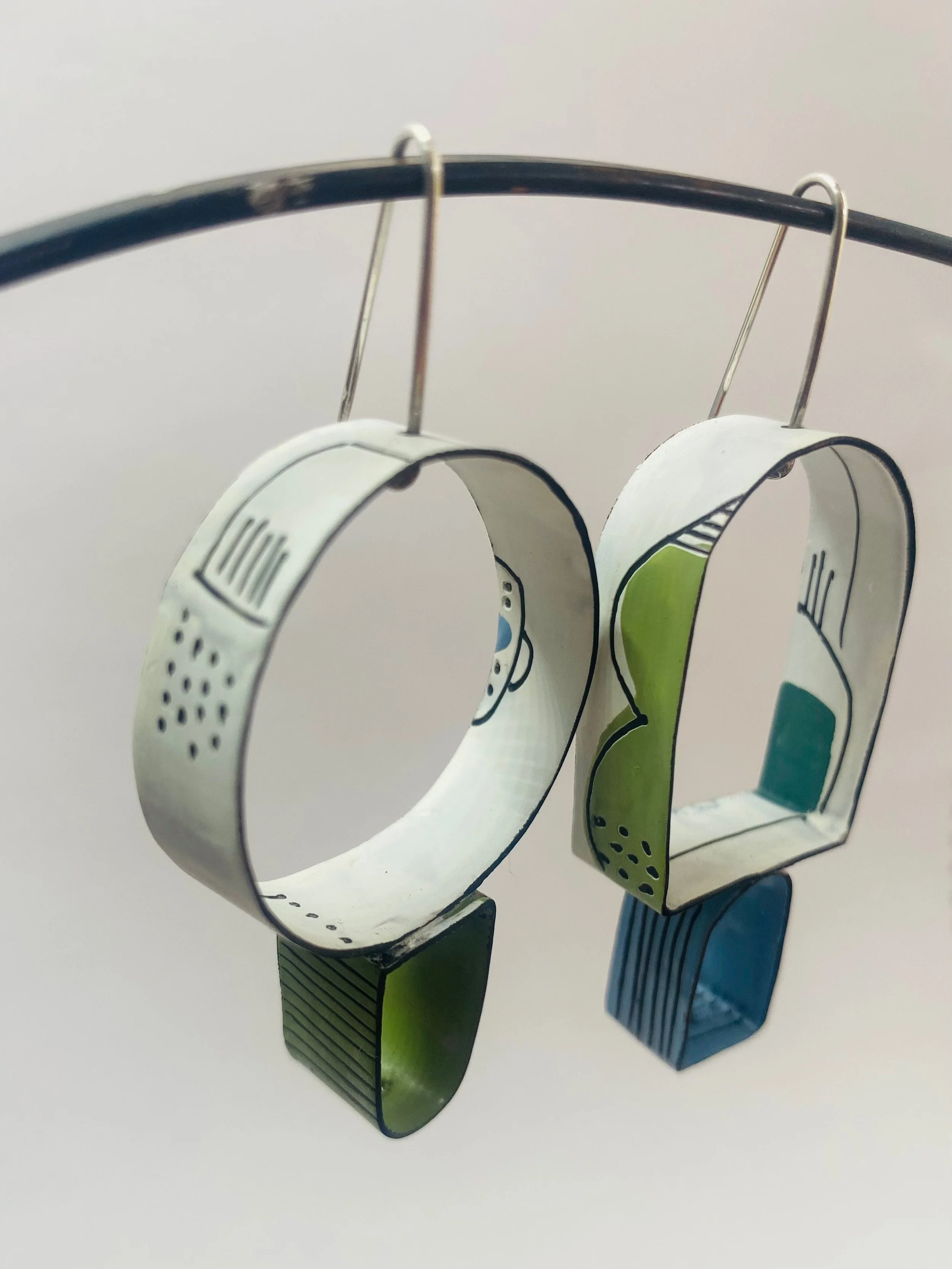 window earrings
