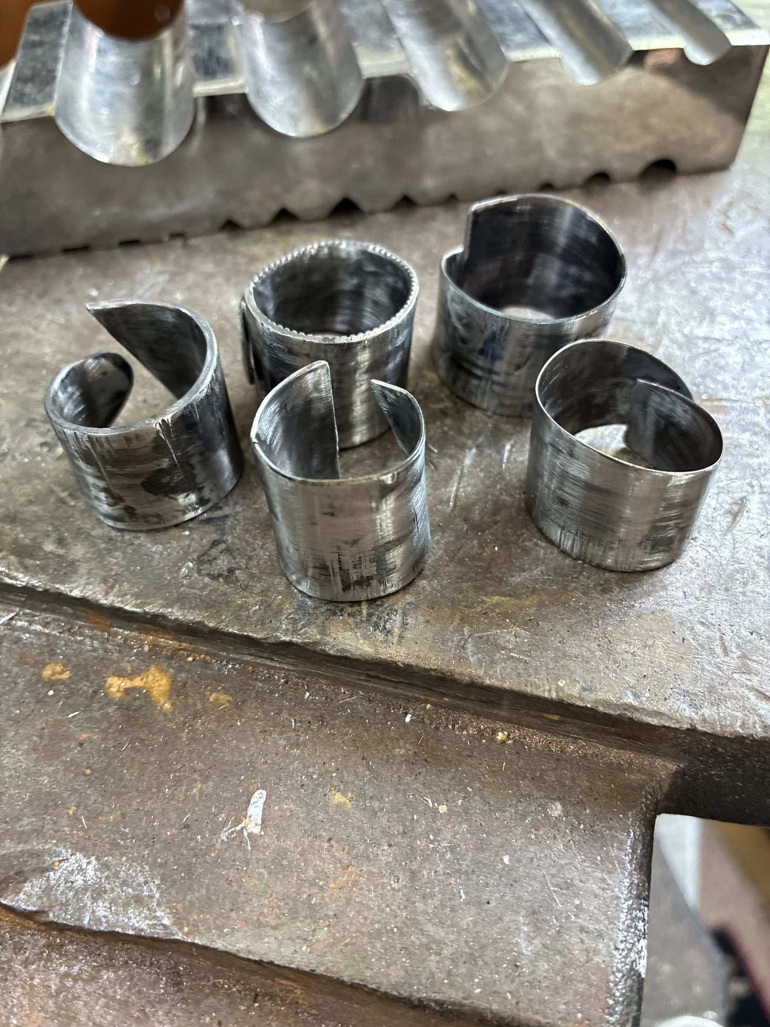 noams knife rings