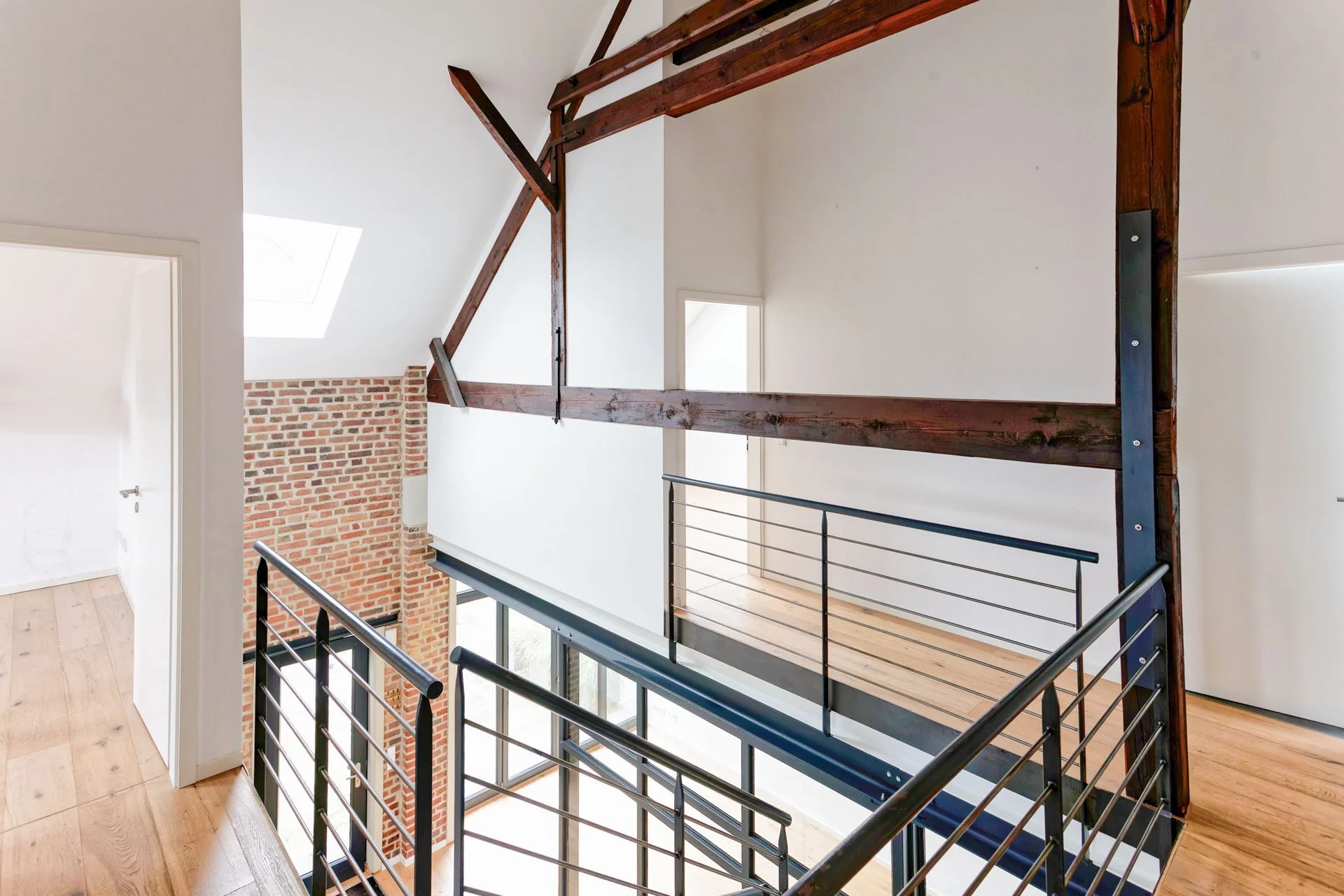 immobilien und designermöbel leuchte.jpg