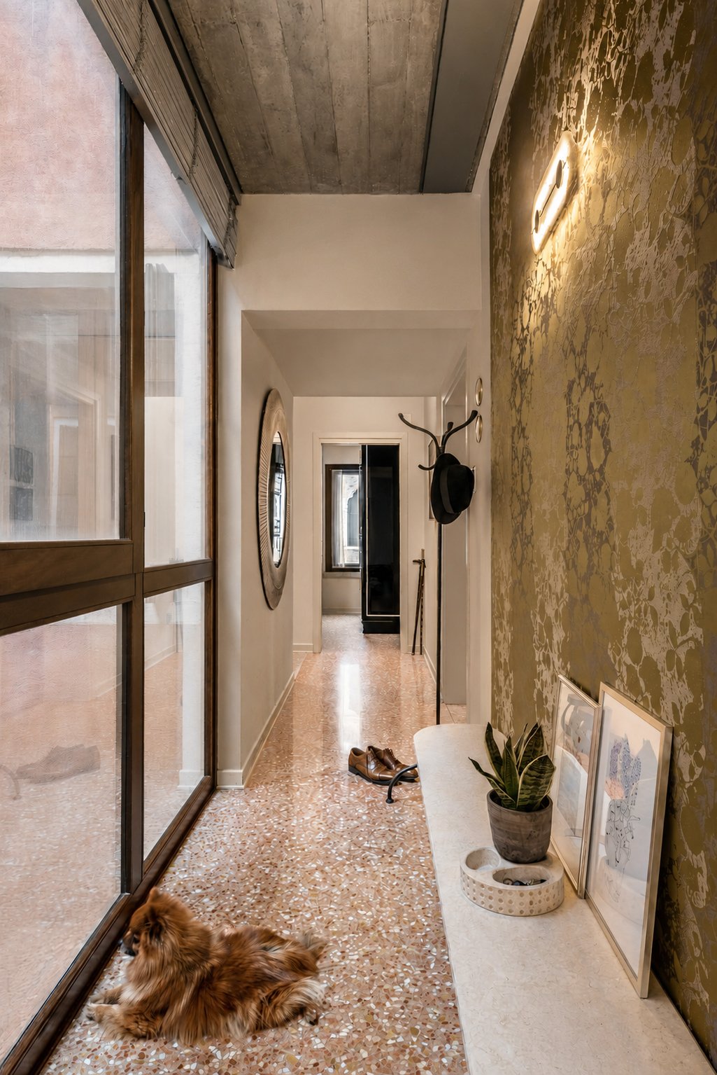 TESSA SAKHI_Venice 2591 Residence_Enrico Fiorese 16''.jpg