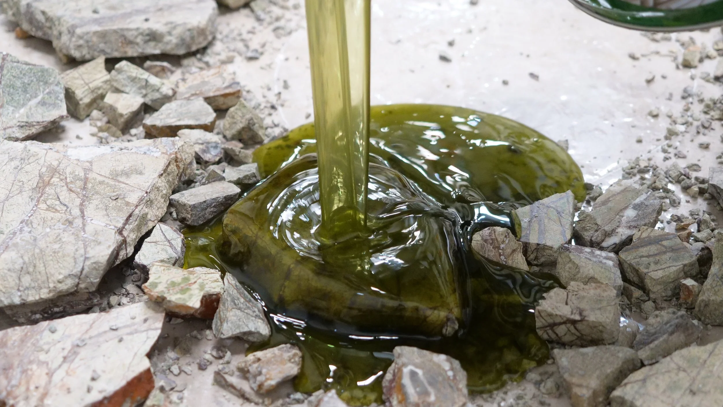 T&T SAKHI_Process_Reconciled Fragments_Resin Tables Green Lagoon Circular_T Sakhi 50.JPG