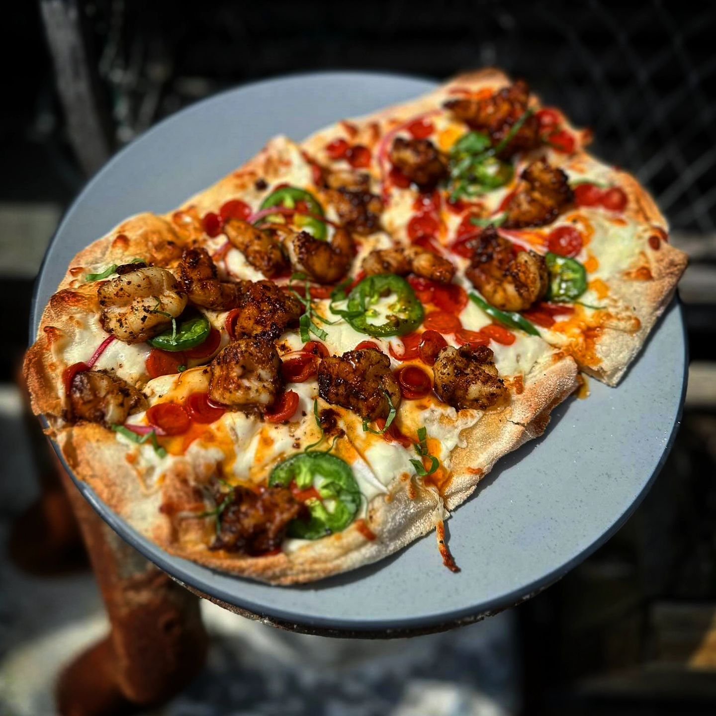 Weekly special @pointlobster 

Shrimp flatbread - Blackened shrimp, red onion, mozz, jalape&ntilde;o, and pepperoni drizzled with @hivehousehoney