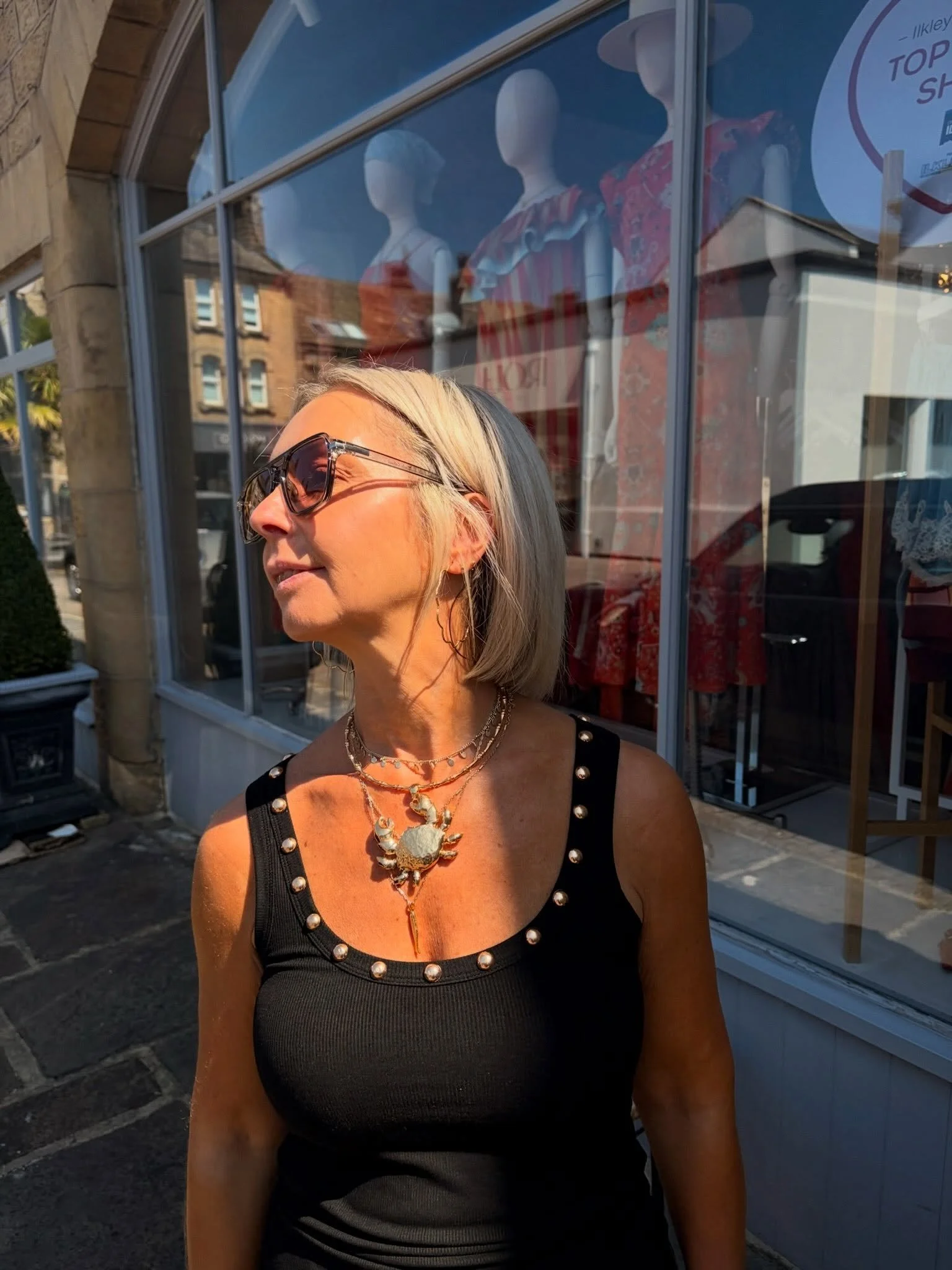 🔦Customer Spotlight!!🔦

Meet Sarah, who owns @atticwomenswear; a gorgeous boutique tucked away in a sun drenched courtyard in pretty Ilkley. She stocks @gasbijoux, @oreliajewellery and @vanessabaronidesign and we always love paying her a visit to i