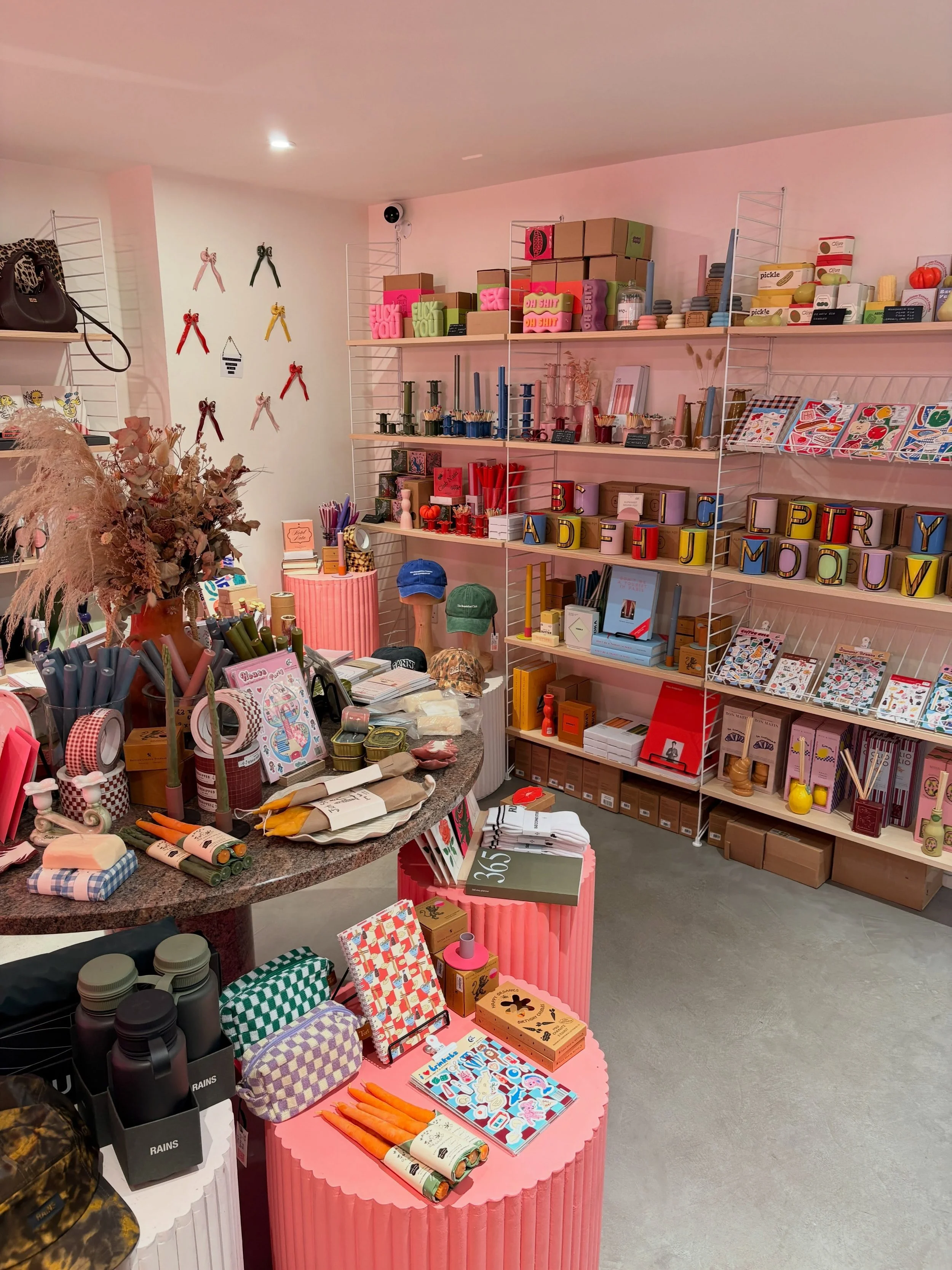 🔦 Boutique spotlight!! 🔦

This is @pavement_store_london, owned by Janna who has a unique ability to bring together a curation of brands with that &ldquo;where did you buy that?!&rdquo; feel. The whole store feels cool and electic, with a tough roc