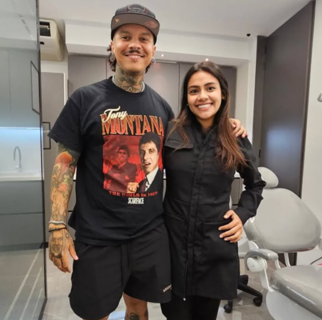 Porcelain veneers in Colombia
Veneers in Bogotá
Best veneers in Colombia
Smile design Colombia
Cosmetic dentist in Bogotá
Dental crowns Colombia
Affordable veneers Colombia
Natural looking veneers
English speaking dentist Colombia