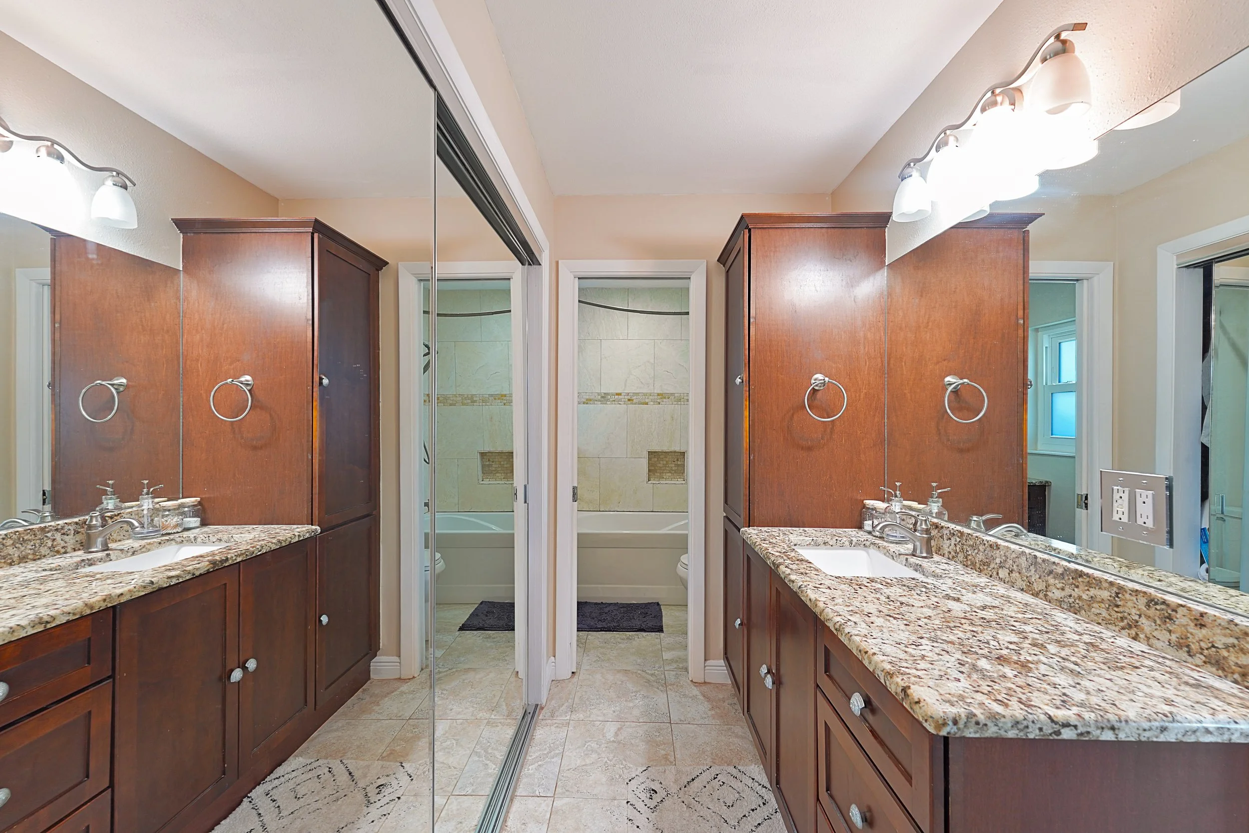 X. Master Bathroom 2 (P).jpg