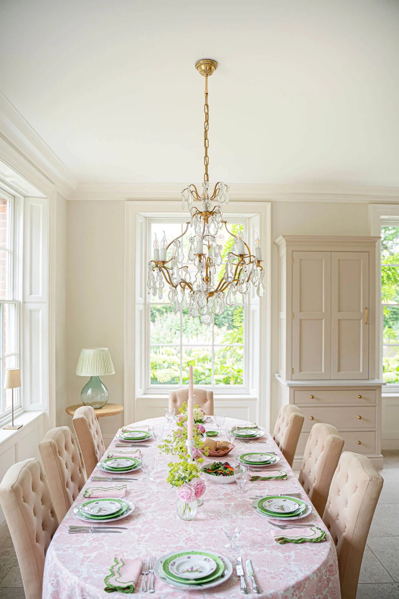 chandelier-open plan-dining-kitchen-living-area-country-house.jpg