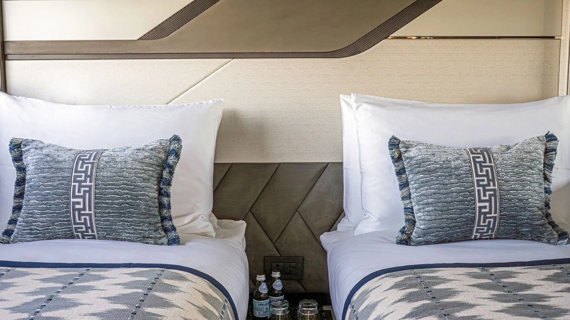 twin beds sunseeker design interiors hampshire marine .jpg