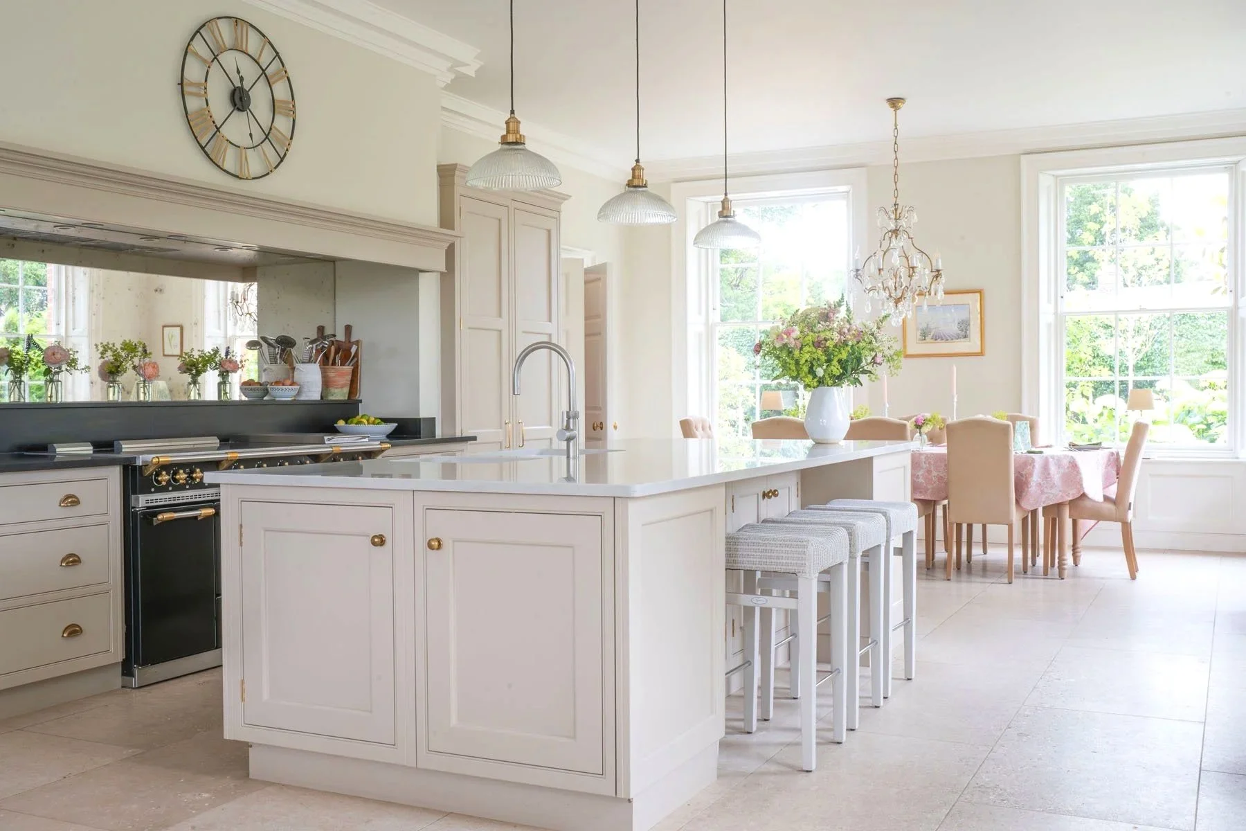 8.+charlotte+stuart+interiors+hampshire+martin+moore+kitchen+.jpg