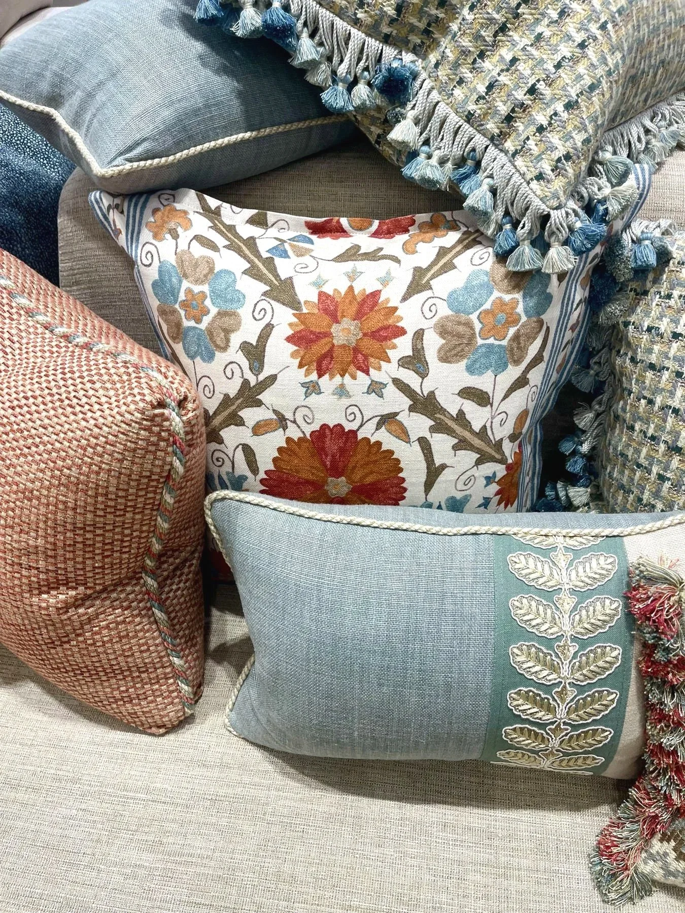 9.+Charlotte+stuart+colefax+cushions+hampshire+.jpg