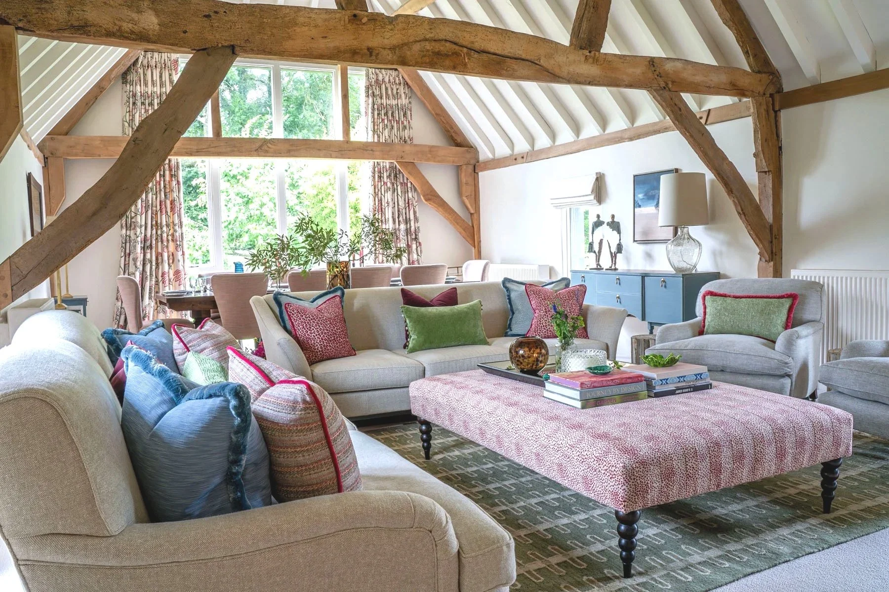 5.+barn-sitting-room-charlotte-stuart-interiors+.jpg