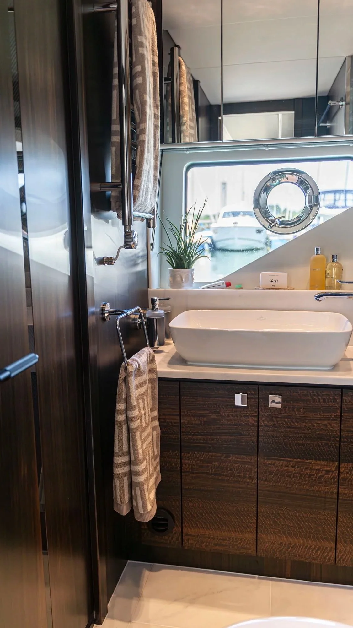 sunseeker+jack+and+jill+bathroom+.jpg