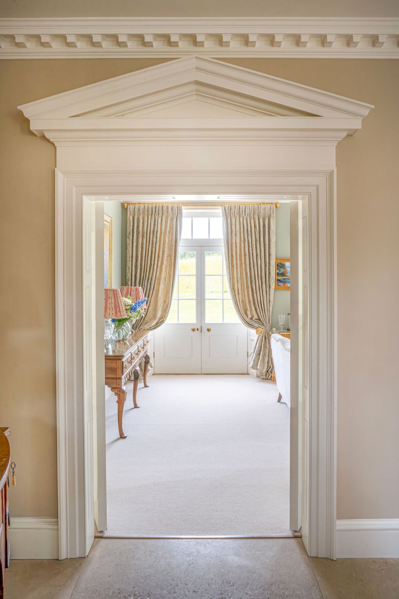 robert-adams-architecture-charlotte-stuart-interiors 2.jpg