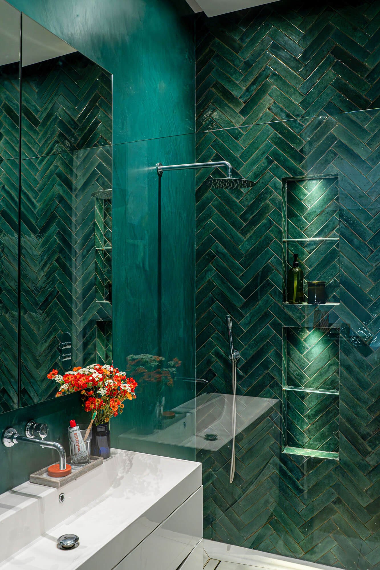 emeral-green-bathroom-tiles-polished-plaster-charlotte-stuart-interiors .jpg