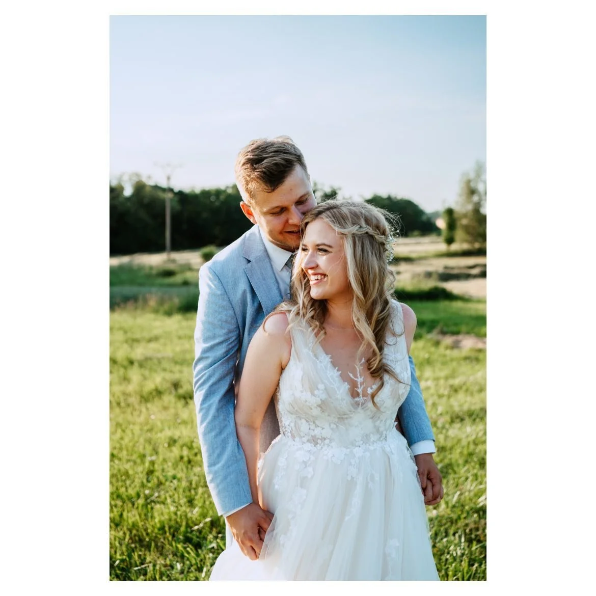 💜
.
.
.

#weddingmoment#wedding #hochzeit #hochzeitfoto #takhlevypadalaska#weddinginspo#budemesebrat#weddingphotography#svatebnifotograf#mywedczech#love#bride#groom#weddingeurope#svatebniinspirace#praguephotographer#fotografvysocina #svatba2023 #sva