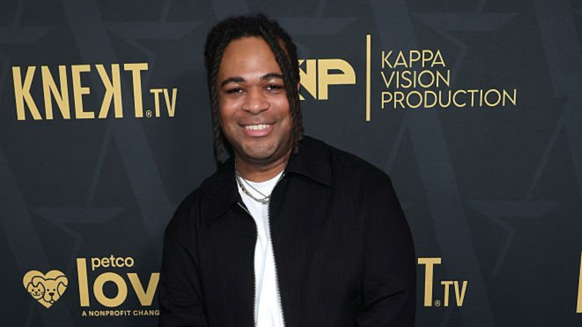Zeno Robinson on Artistic Evolution and Honoring Your Creative Self