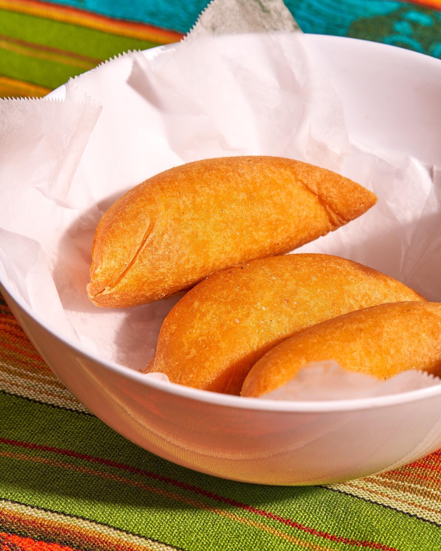 Empanadas Monday! #labordayweekend 

Find the perfect things to do and to eat in Houston this Labor Day weekend at @posthtx 

📍401 Franklin St
Get the best Colombian and crunchiest empanadas in H-Town!